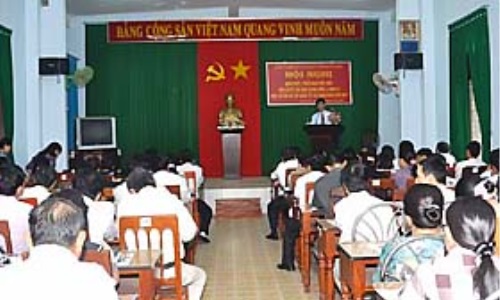 Nâng cao chất lượng đội ngũ cán bô lãnh đạo, quản lý cấp tỉnh từ thực tiễn Quảng Ngãi